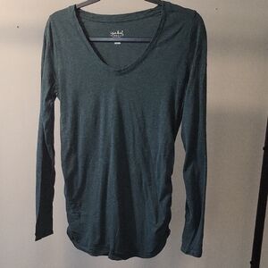 Isabel Maternity by Ingrid & Isabel Green Fitted Long Sleeve Tee